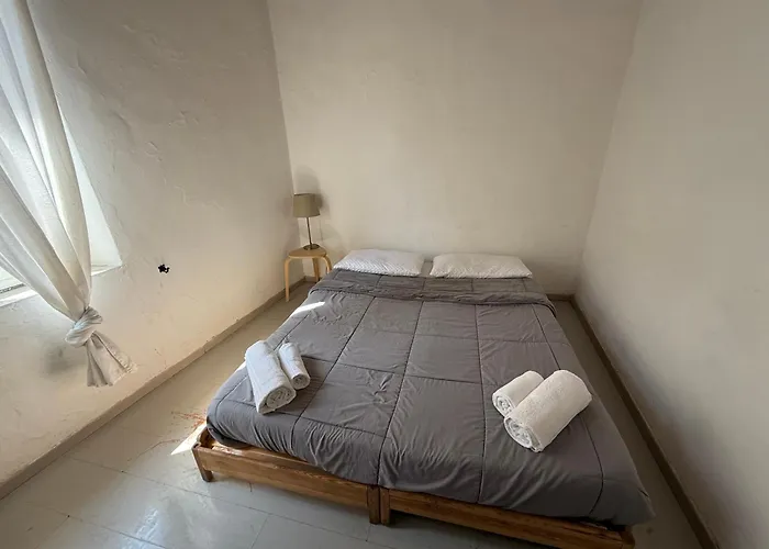 Three Bedroom In Center *