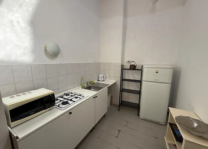 Three Bedroom In Center *