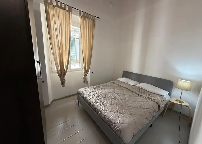 Three Bedroom In Center *